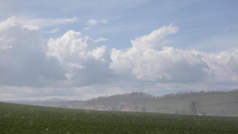 aprilsko vreme oblaki ploha