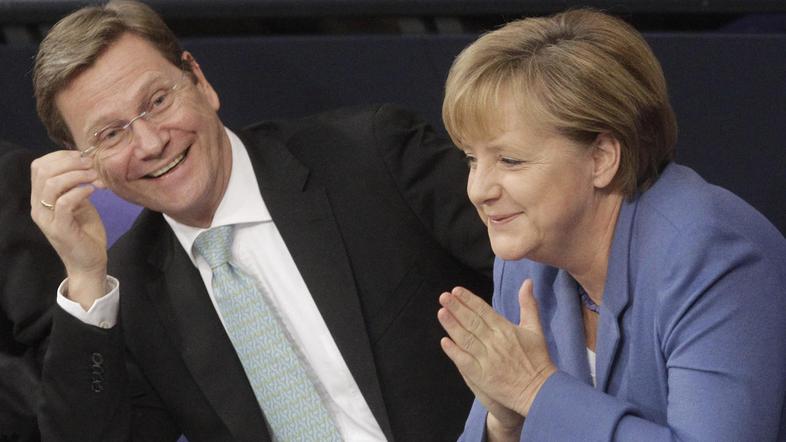 Prav veliko razlogov za veselje Westerwelle in Merklova te dni nimata. Iz objavl