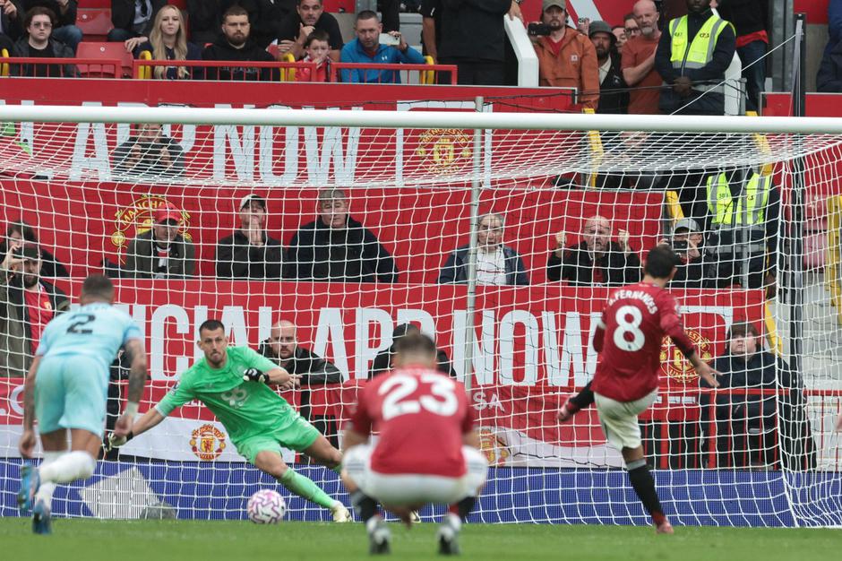 Manchester United enajstmetrovka Bruno Fernandes Burnley | Avtor: Profimedia