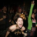 V nedeljo je več tisoč ljudi plesalo in jokalo na Bourbon Street. (Foto: Reuters