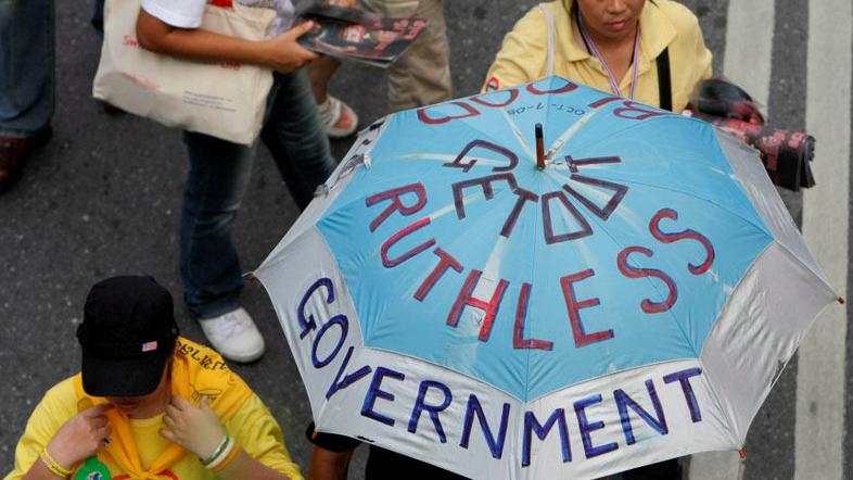 Sporočilo protestnikom je bilo jasno: predsednik vlade je slab, krade denar in b