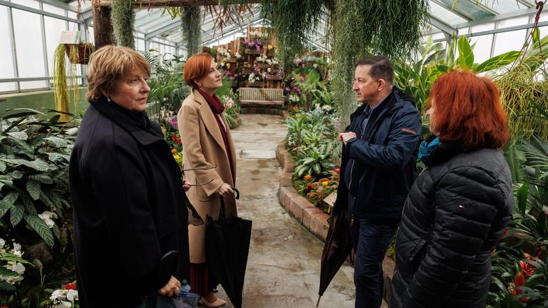 Asta Vrečko v Arboretumu Volčji Potok