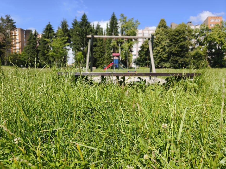 Park bratovševa glinškova ploščad košnja nogomet igrala | Avtor: 