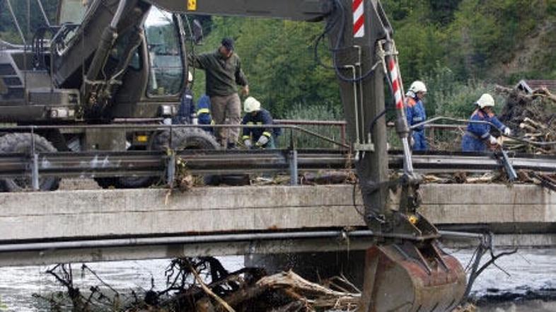 Denarja za zaščito in reševanje ne bo nič manj, zagotavlja minister.