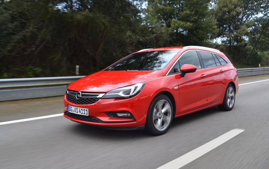 Opel astra sports tourer | Avtor: Gregor Prebil