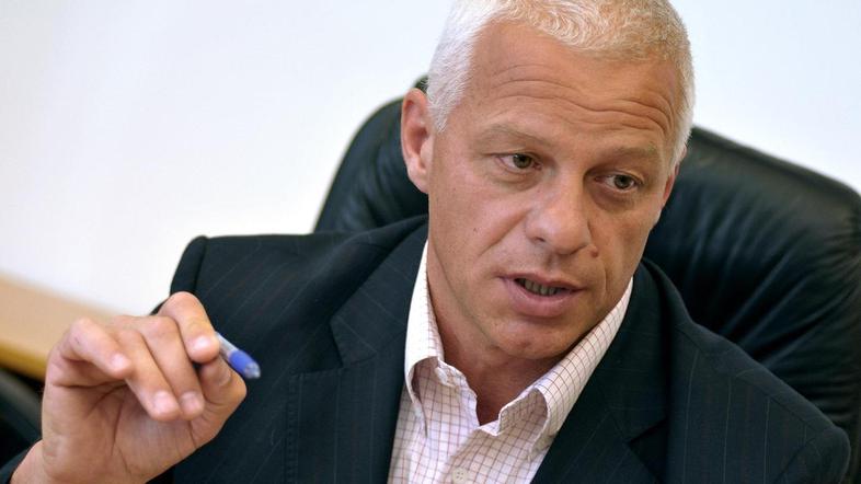 Proti Darku Njavru je na zahtevo Draga Kosa vložen predlog za kazenski pregon za