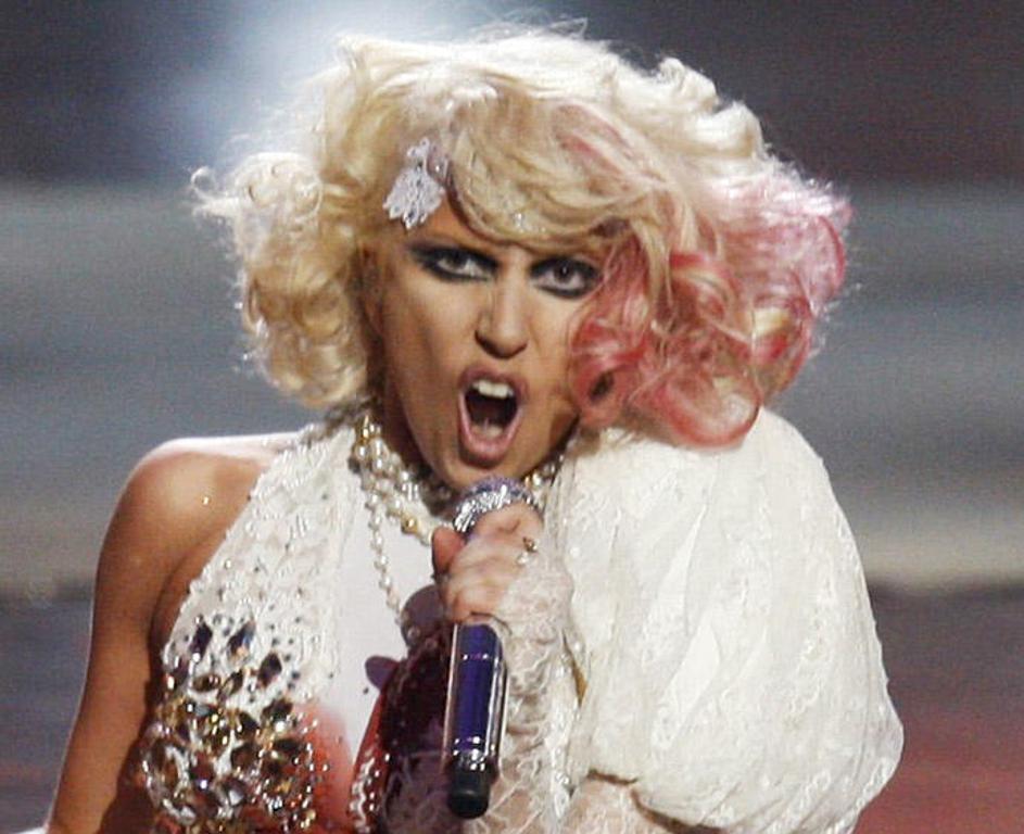 Gaga je trenutno v zvezi z menedžerjem Lucom Carlom.  (Foto: Reuters)