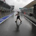 Takole se je v četrtek popoldne v Sepangu že zdvijala prva nevihta. (Foto: EPA)