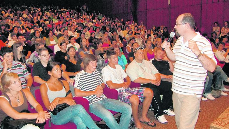 Na predavanjih so mladi brez moraliziranja in žuganja igrivo izvedeli, kako se i