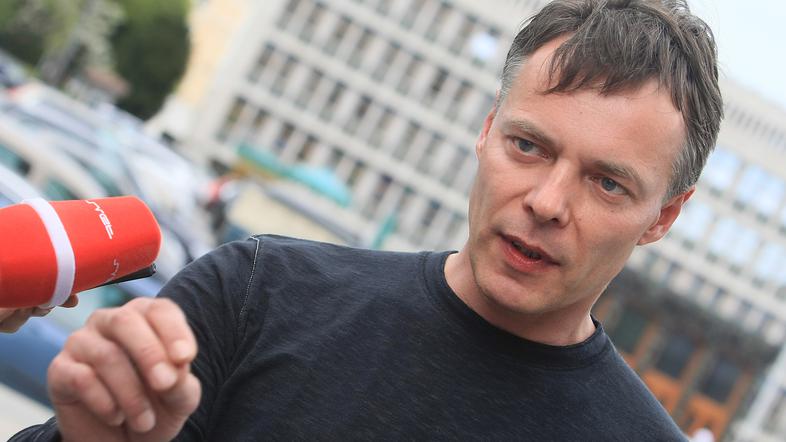 “Ne želim komentirati,” je bil bivši minister Gerkeš skop na vprašanje, ali ga j