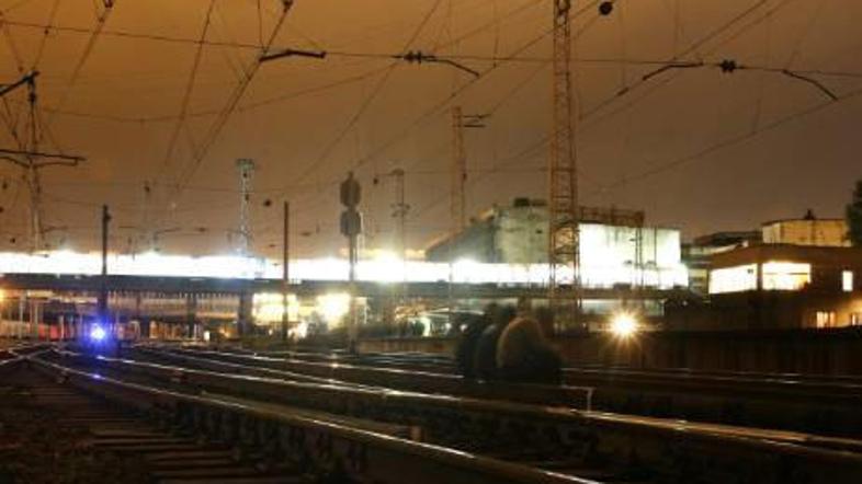 Podporniki opozicijskih strank so na gruzijski dan neodvisnosti zasedli železniš