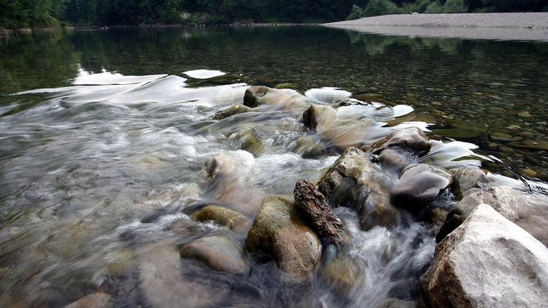 Kolpa je med drugim prepričala tudi s številnimi studenci, kali in vodnjaki. (Fo