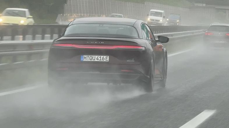 Lucid air opažen na slovenski avtocesti