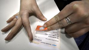 Od 8. do 15. maja je treba pri vsaki poštni pošiljki in vozovnici za avtobus in 