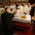 Verniki se množično poslavljajo od patriarha. (Foto: Reuters)