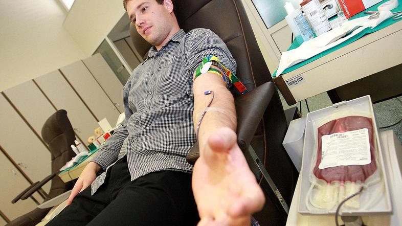 Trenutno v Sloveniji najbolj primanjkujeta B-negativna in O-negativna krvna skup