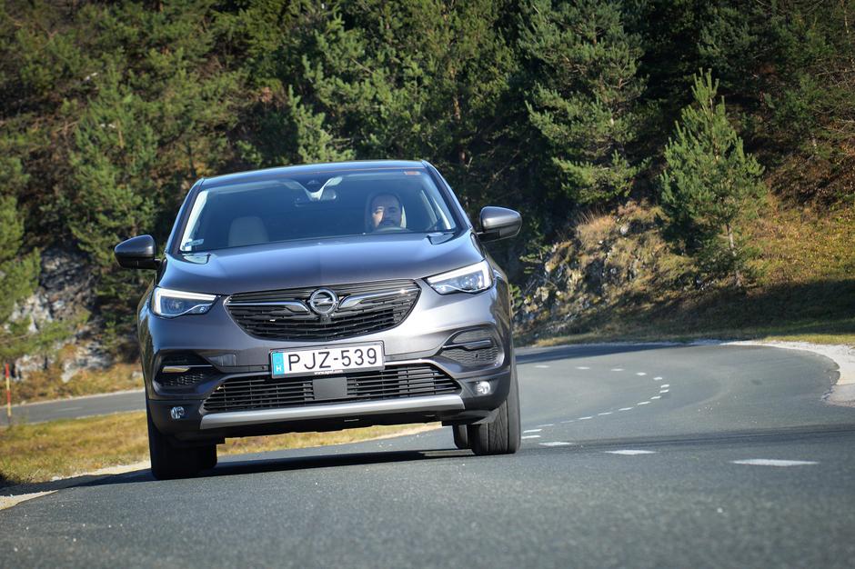 PRIMA test C-suv | Avtor: Ciril Komotar/Komotar minuta