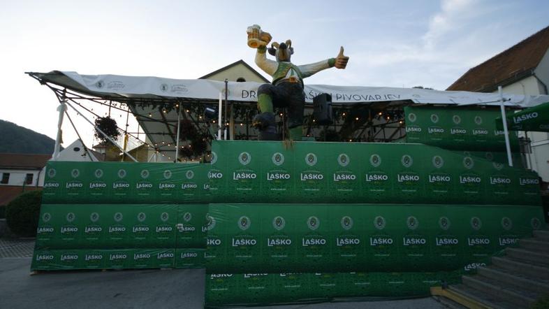 Pivo in cvetje razigral Laško