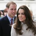 Princ William in Kate sta skupaj obiskala grob njegove matere. (Foto: EPA)