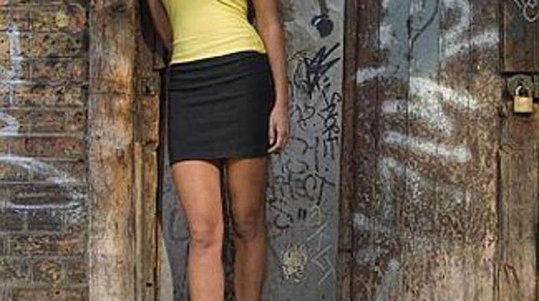 v Južnoafriški republiki je vsako leto zlorabljenih na tisoče deklet.