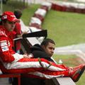 Felipe Massa ob robu poligona za karting v bližini São Paula. Več fotografij v g