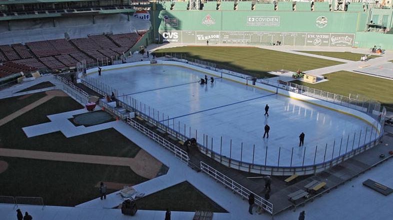Fenway Park je pripravljen za tretjo ZImsko klasiko na novega leta dan. (Foto: A