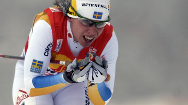 Charlotte Kalla je na vzponu na Alp Cermis postala kraljica serije Tour de Ski.