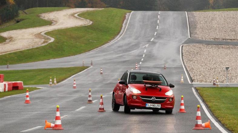 Opel adam