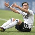 Özil