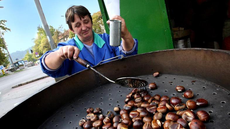 Lani bi lahko ponudniki poleg kostanja prodajali krompir, vendar se za to ni nih