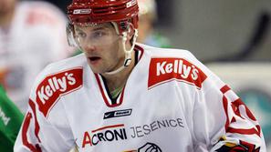 Kapetan Tomo Hafner in ostali Jeseničani so prvi obračun v novi sezoni odigrali 