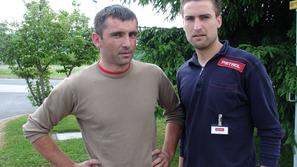 Robert Marin (levo) in Peter Murko sta brez pomislekov skočila v ledeno in zelo 