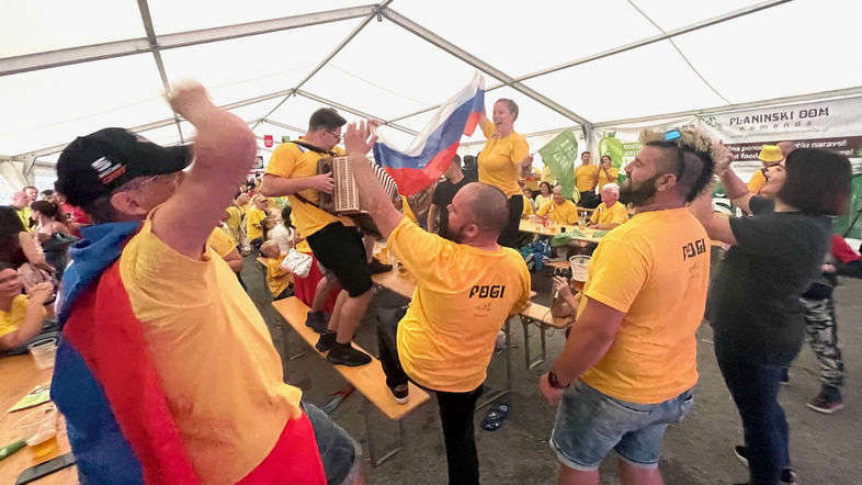 Komenda dirka po franciji tadej pogačar