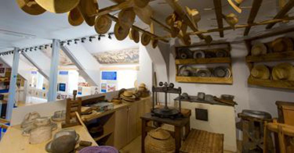 Slamnikarski nuzej | Avtor: TIC Domžale