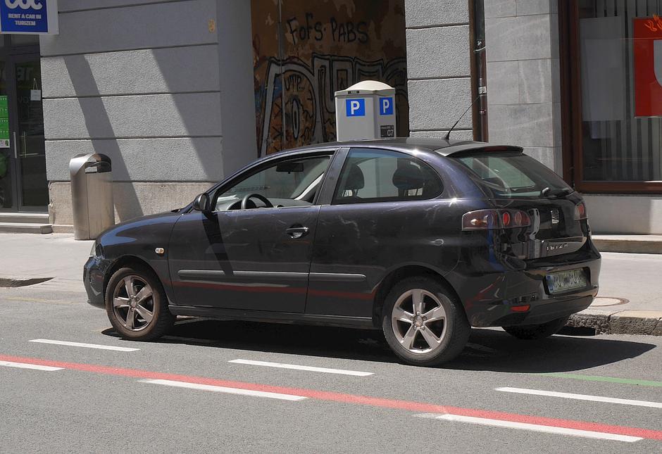 Parkiranje na električnih polnilnicah | Avtor: Matija_Janežič