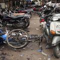V manj kot eni uri je v mestu Ahmedabad eksplodiralo 17 bomb.
