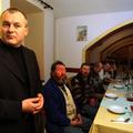 Franc Kangler je med kosilom brezdomce pozval, naj izpolnijo obrazce za akcijo D