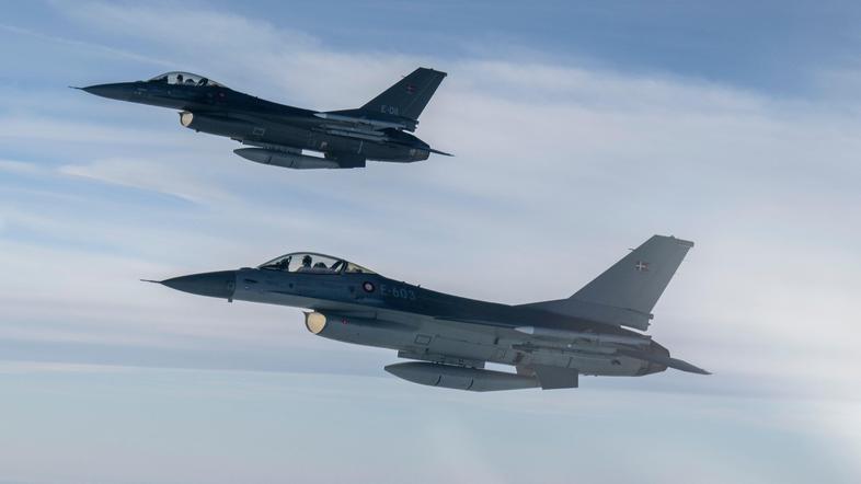 danska bojna letala  f-16