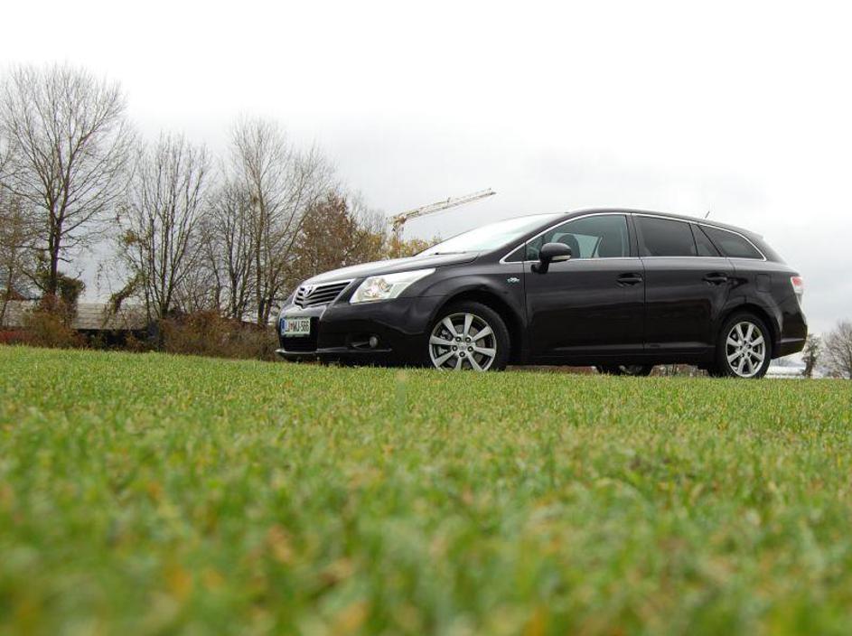 Toyota avensis wagon 2.2 D-CAT Sol. Foto: Prebil Gregor