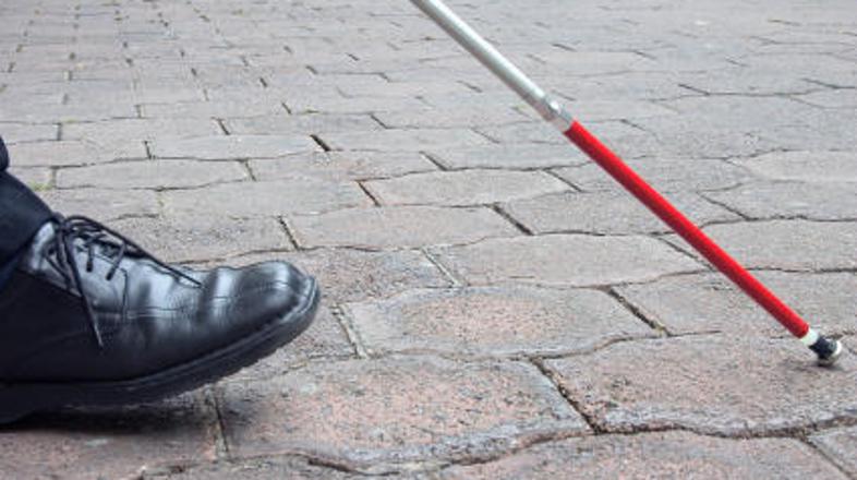 Slepi judoist je premagal predrznega roparja.