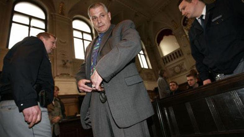 Bukovac je dogodek opisal popolnoma drugače kot Suljanović. Kdo vali krivdo na k