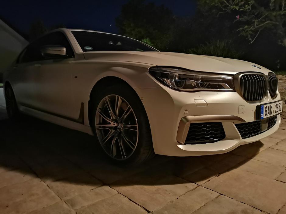 BMW 76li | Avtor: Matej Košir