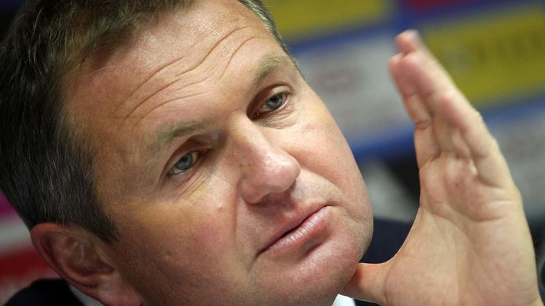 Matjaž Kek je kot igralec za slovensko reprezentanco igral enkrat – novembra let