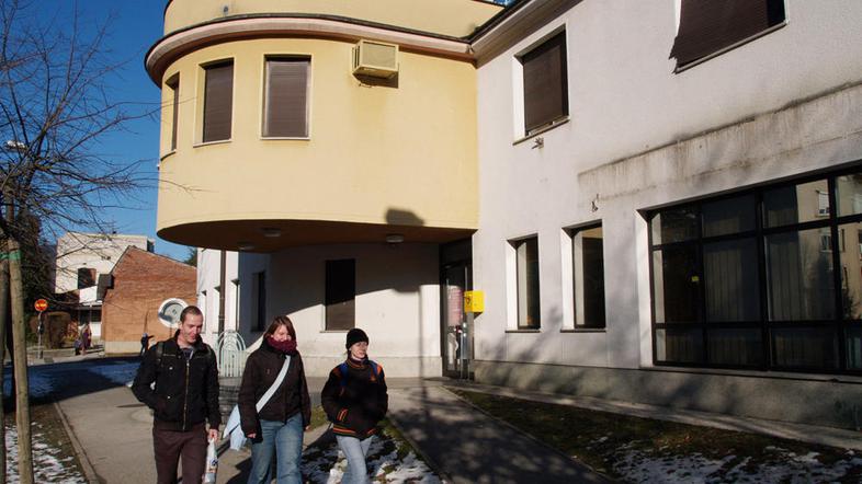Poslopje nekdanje Mercatorjeve trgovine na Gregorčičevi ulici naj bi že jeseni z