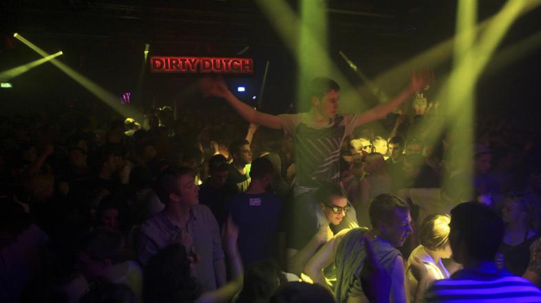 razno 10.12.13. ples, nocni lokal, mladi, zabava, nocno zivljenje, nocni klub, a