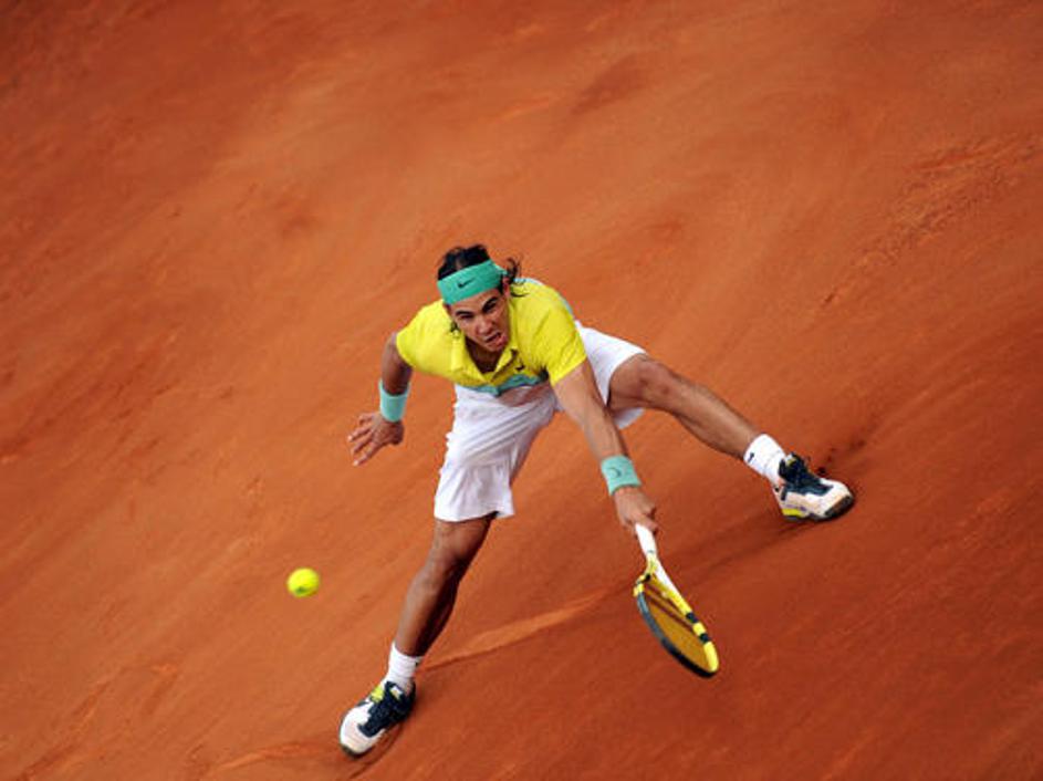 Rafael Nadal je svojo zgodbo v Parizu končal v 4. krogu proti neverjetnemu Švedu