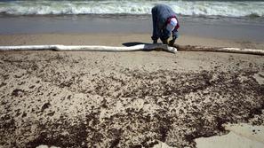 Vodstvo britanske naftne družbe BP je pristalo na odprtje posebnega računa za od