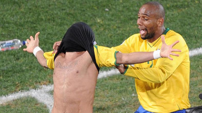 Daniel Alves je potreboval le nekaj minut, da je tekmo obrnil na glavo.