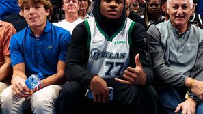 Micah Parsons v dresu Dončića