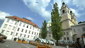 slovenija 15.06.13, Stolnica, Ljubljanska stolnica, cerkev, Semenisce, nepremicn